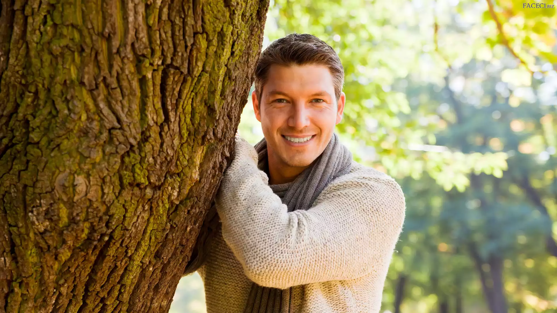 Uśmiech, Drzewo, Mężczyzna, Szalik